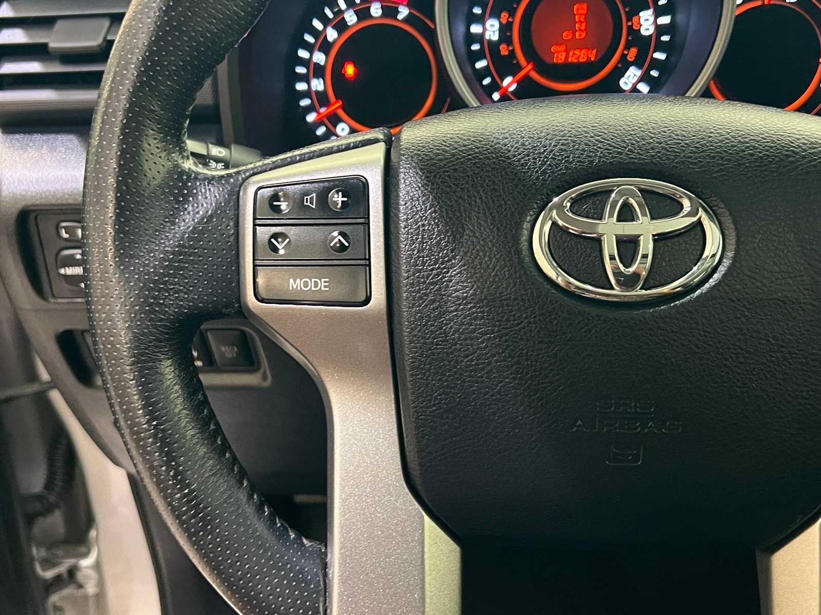 Thumbnail: 2011 Toyota 4Runner - 22