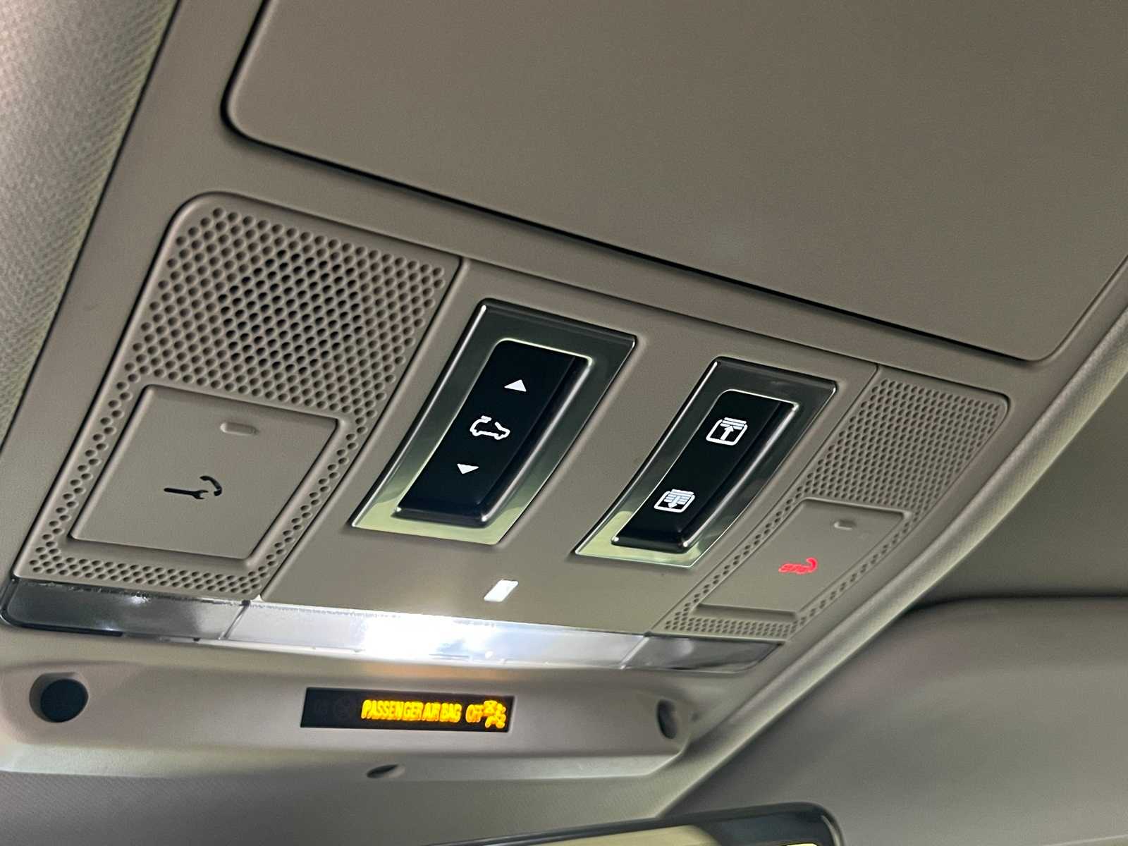 Thumbnail: 2020 Land Rover Defender - 26