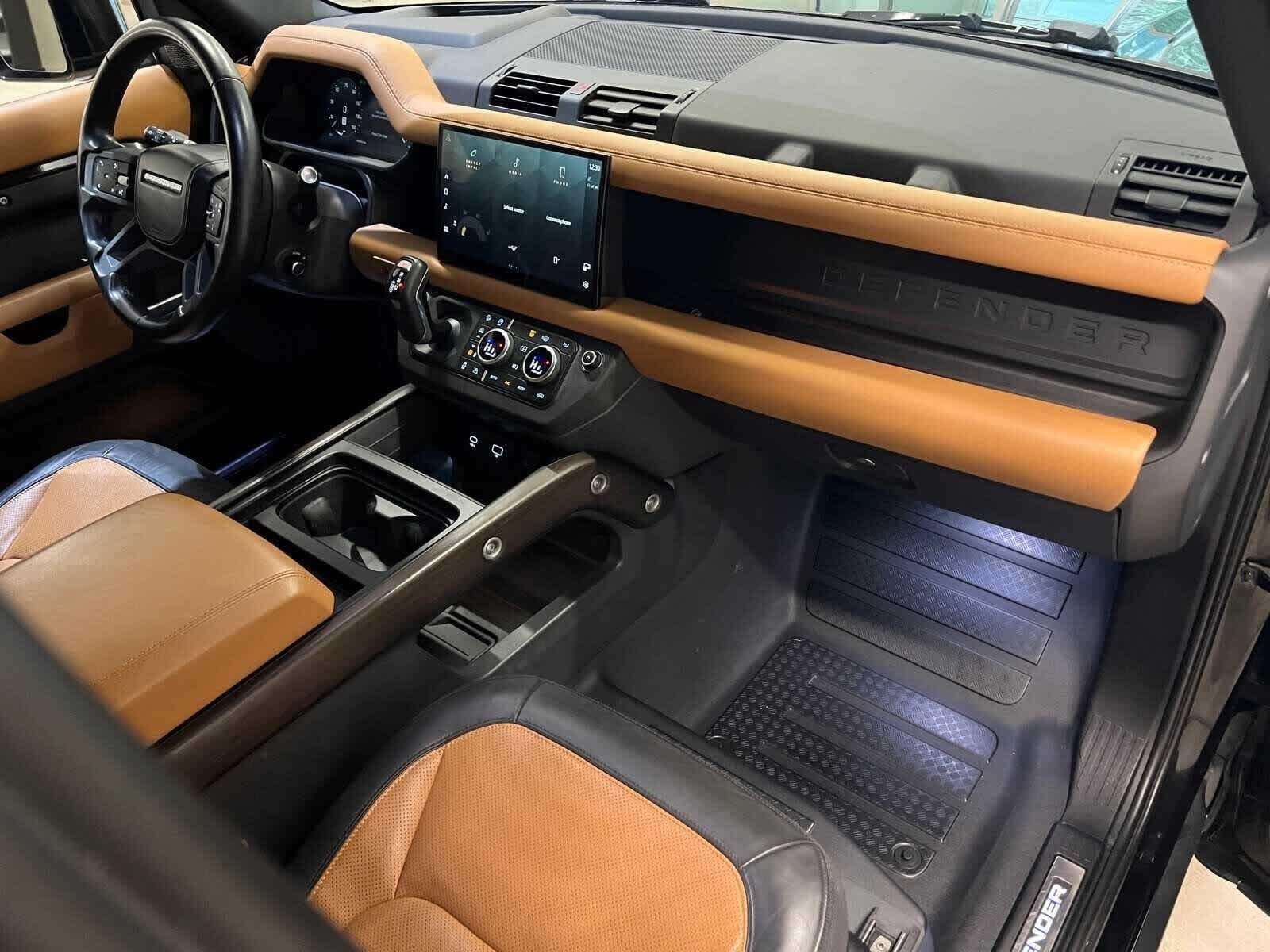 Thumbnail: 2023 Land Rover Defender - 15