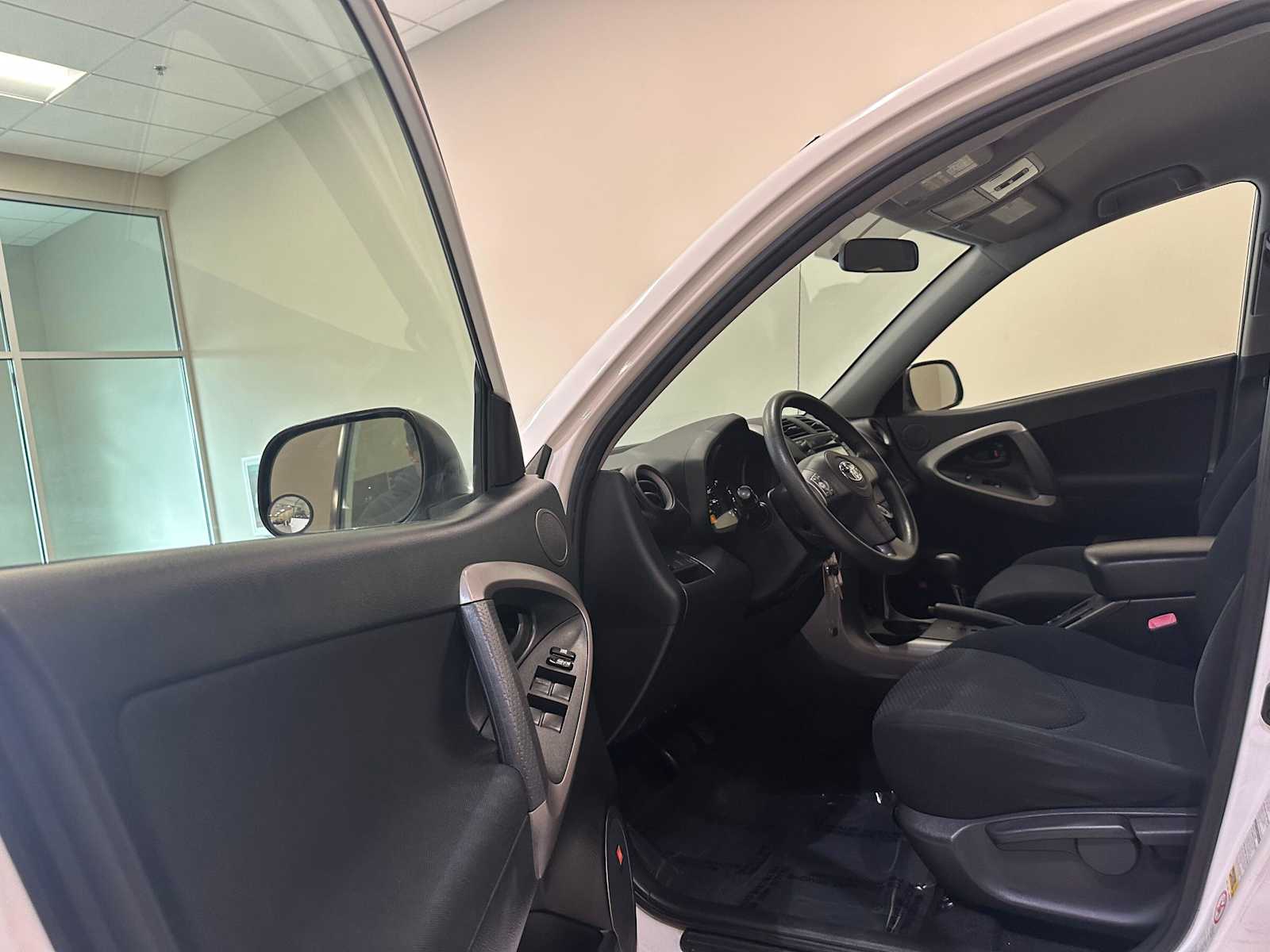 Thumbnail: 2006 Toyota RAV4 - 20