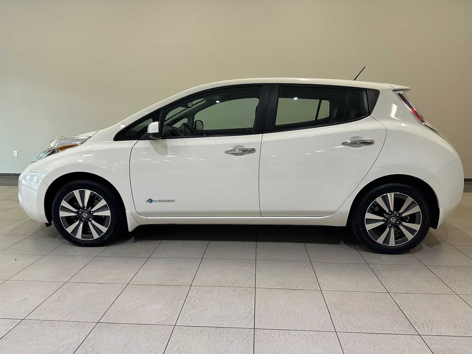 Thumbnail: 2016 Nissan Leaf - 3