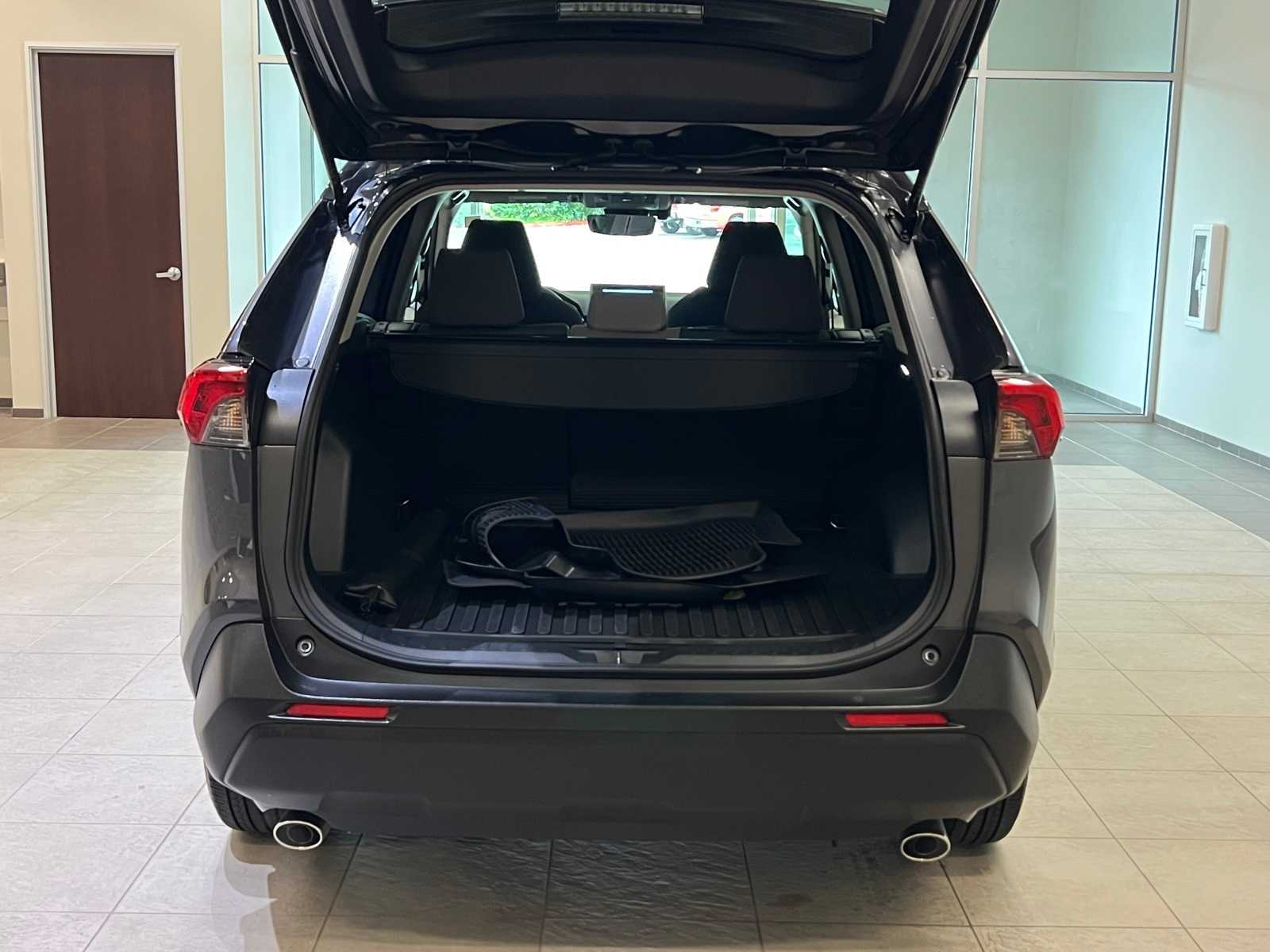 Thumbnail: 2025 Toyota RAV4 - 29