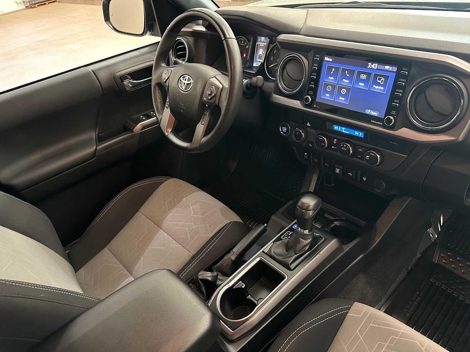 Thumbnail: 2022 Toyota Tacoma - 28