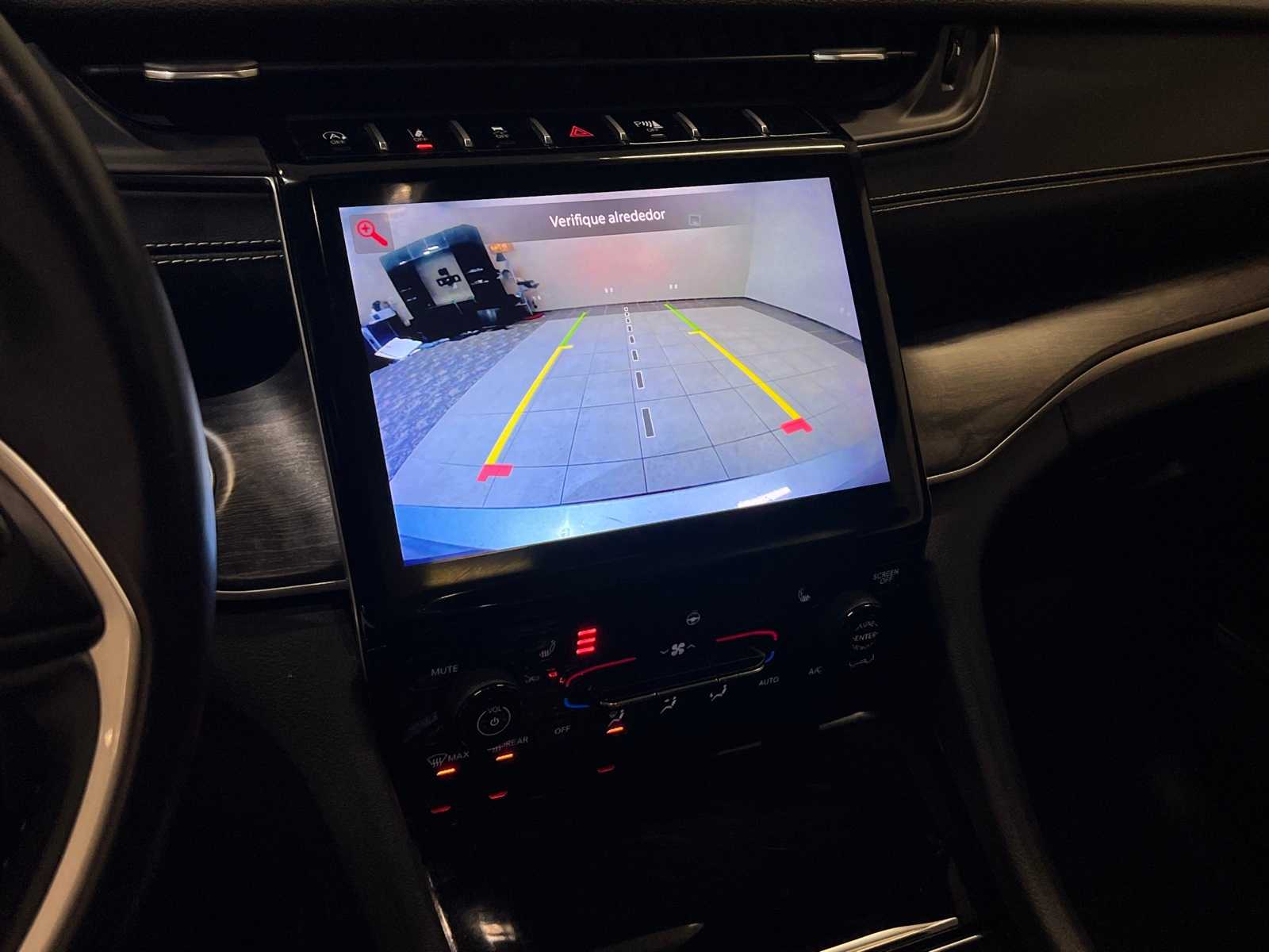 Thumbnail: 2021 Jeep Grand Cherokee L - 24