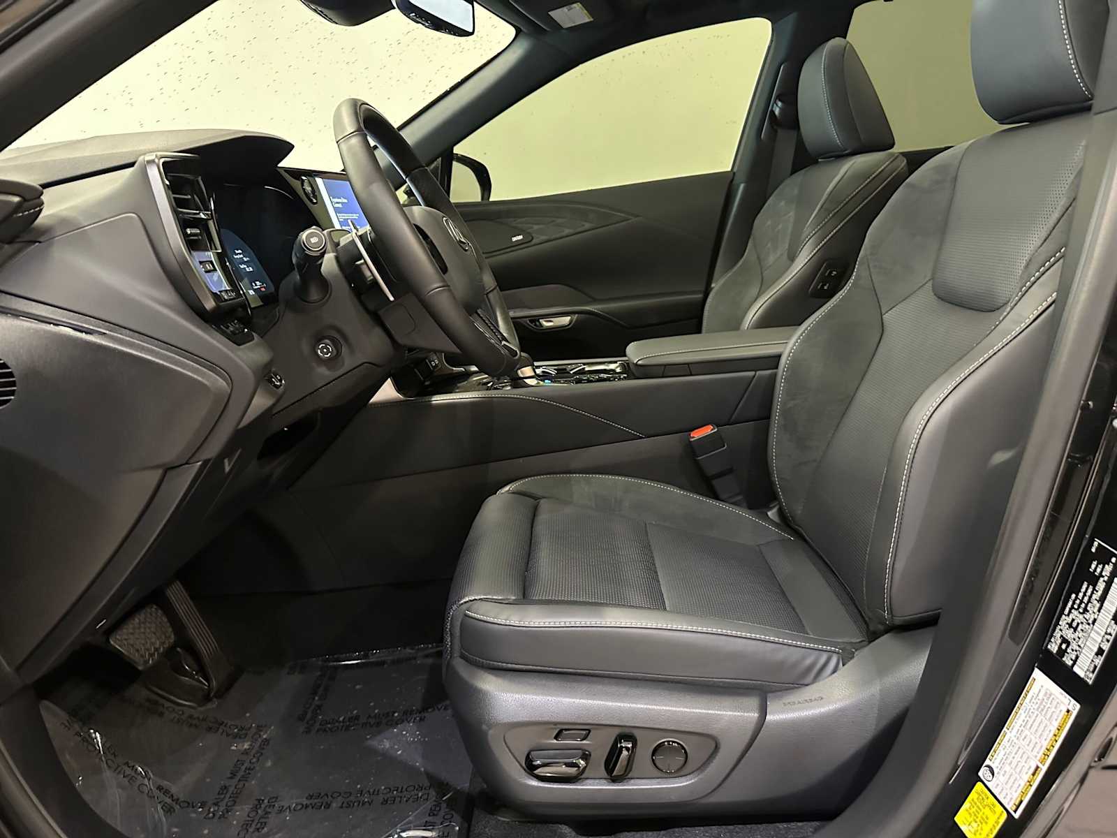 Thumbnail: 2025 Lexus RX - 23