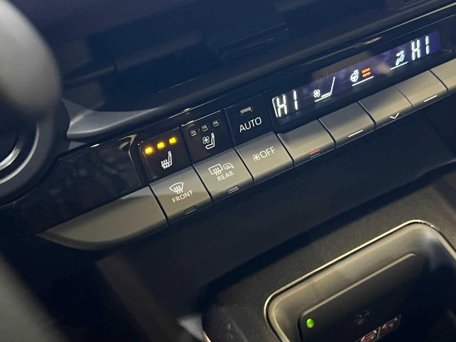 Thumbnail: 2026 Toyota Crown - 25