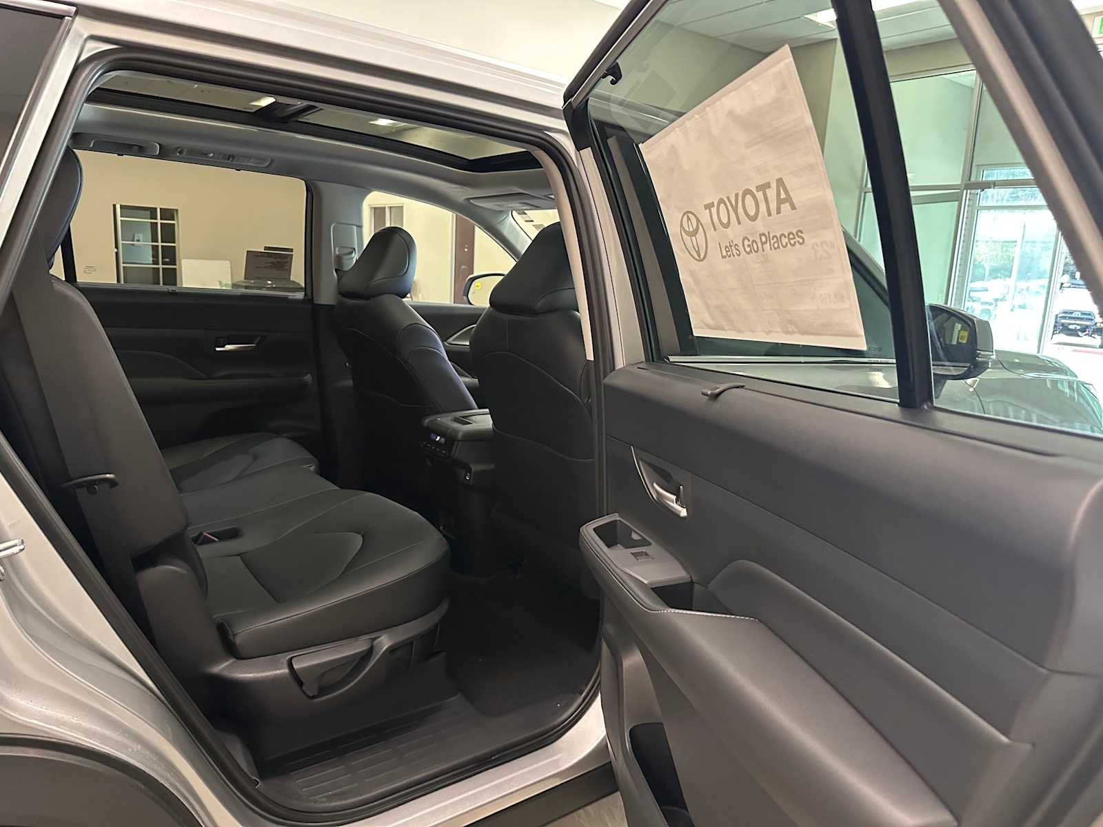 Thumbnail: 2026 Toyota Grand Highlander - 26