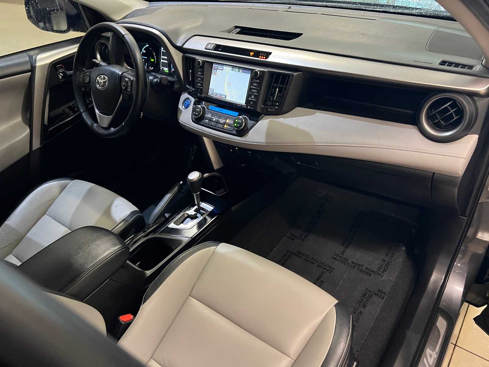 Thumbnail: 2017 Toyota RAV4 - 15