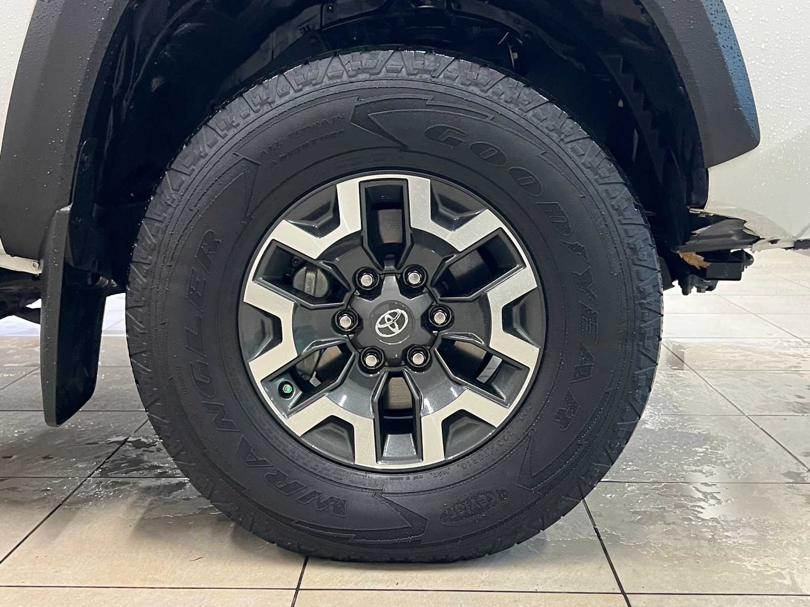 Thumbnail: 2020 Toyota Tacoma - 7