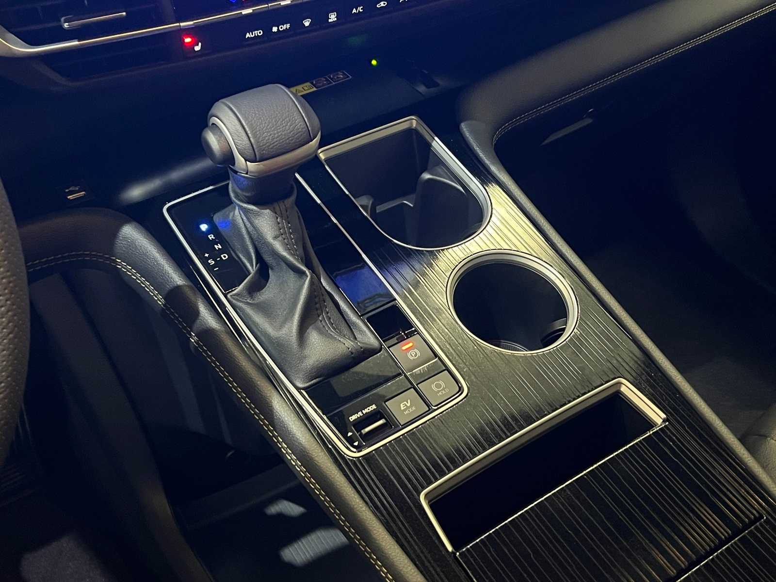 Thumbnail: 2025 Toyota Sienna - 23