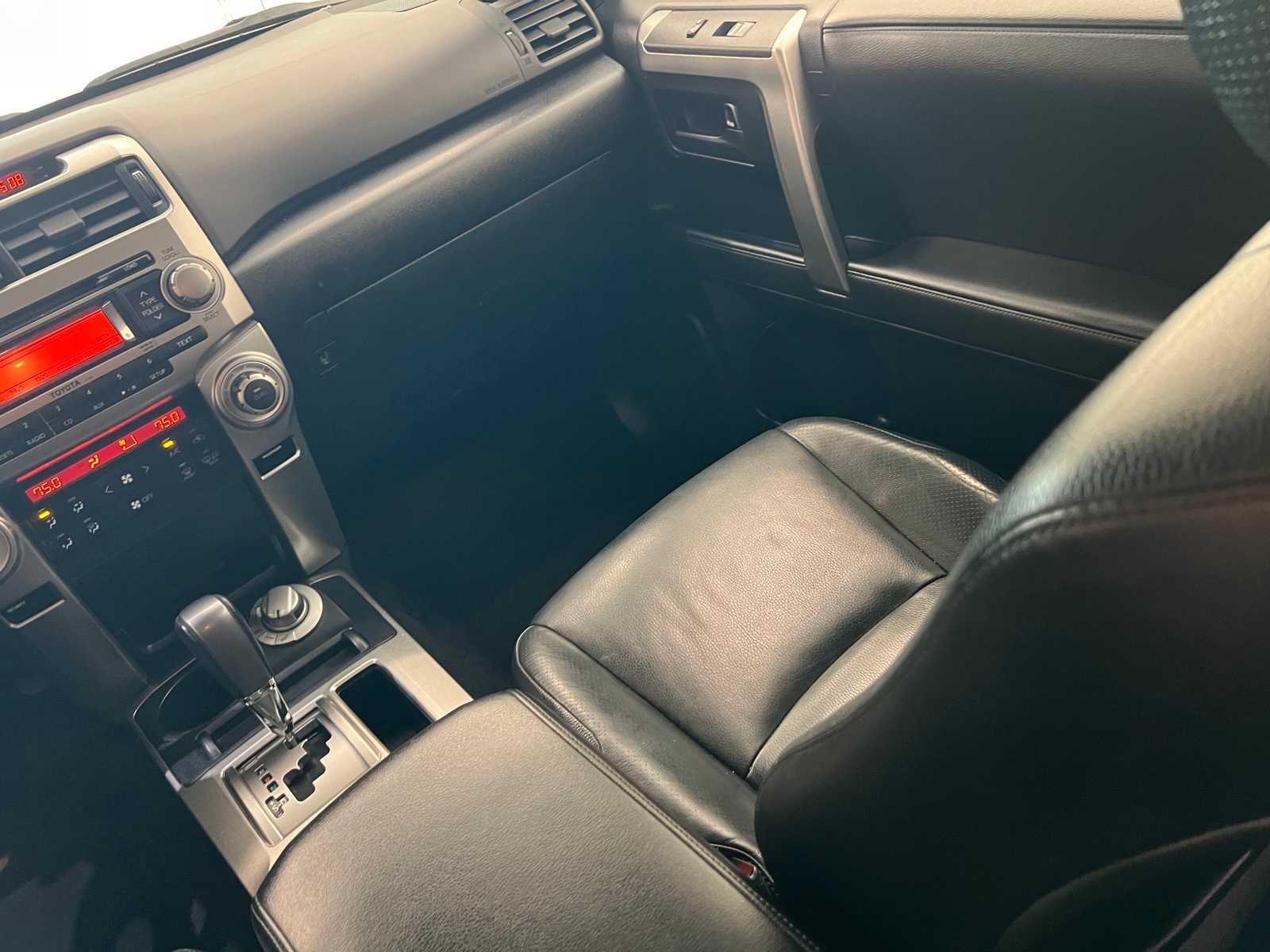 Thumbnail: 2011 Toyota 4Runner - 11
