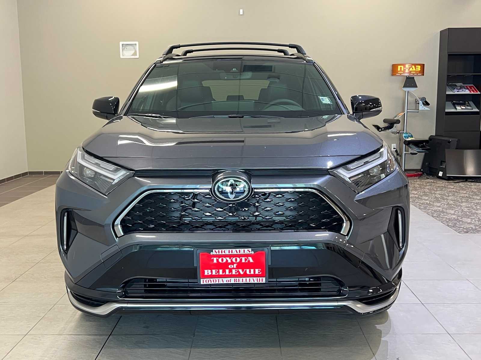 Thumbnail: 2025 Toyota RAV4 - 8