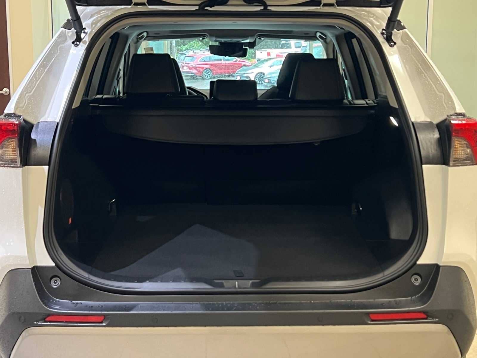 Thumbnail: 2025 Toyota RAV4 - 30