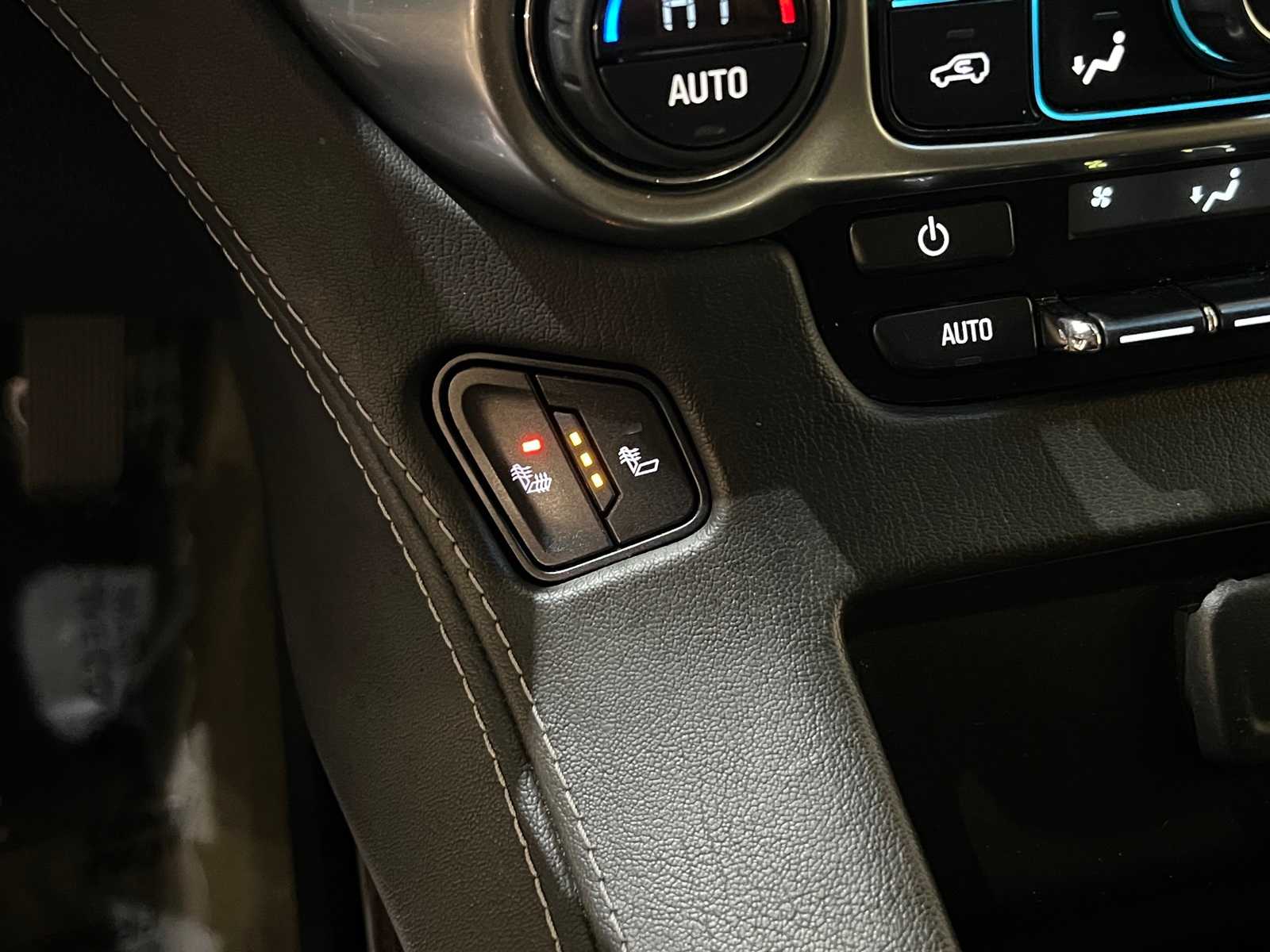 Thumbnail: 2015 Chevrolet Tahoe - 25