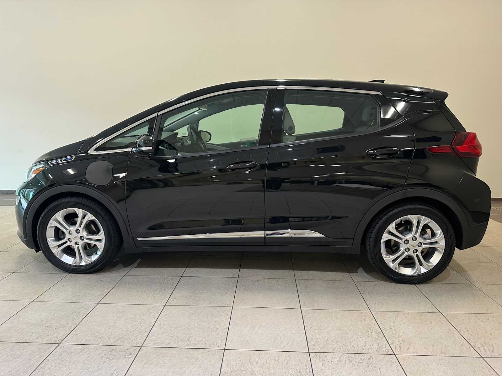 Thumbnail: 2021 Chevrolet Bolt EV - 3