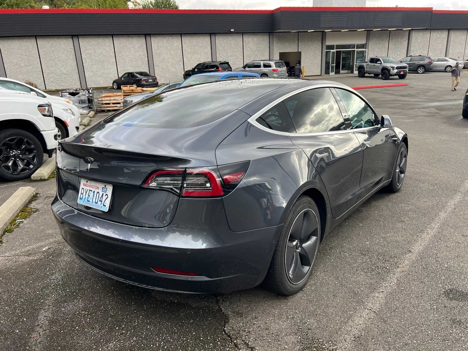 Thumbnail: 2019 Tesla Model 3 - 7