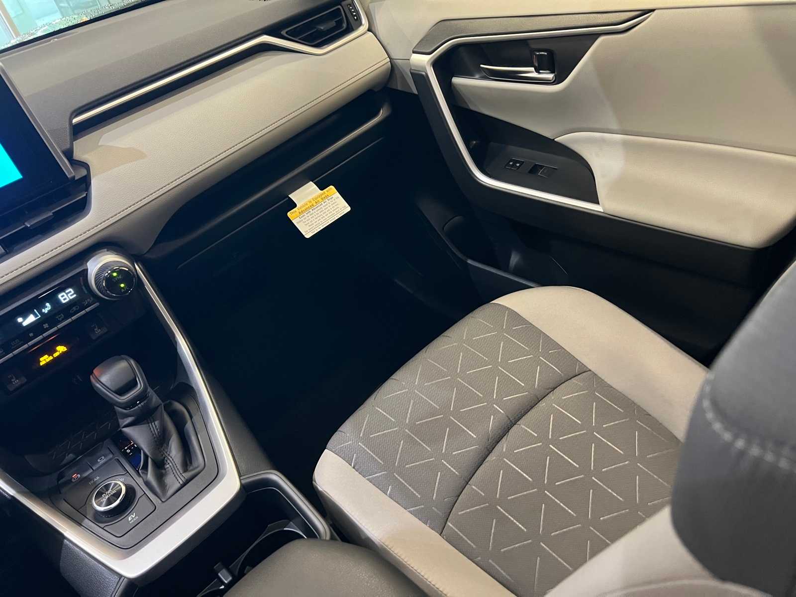 Thumbnail: 2025 Toyota RAV4 - 11