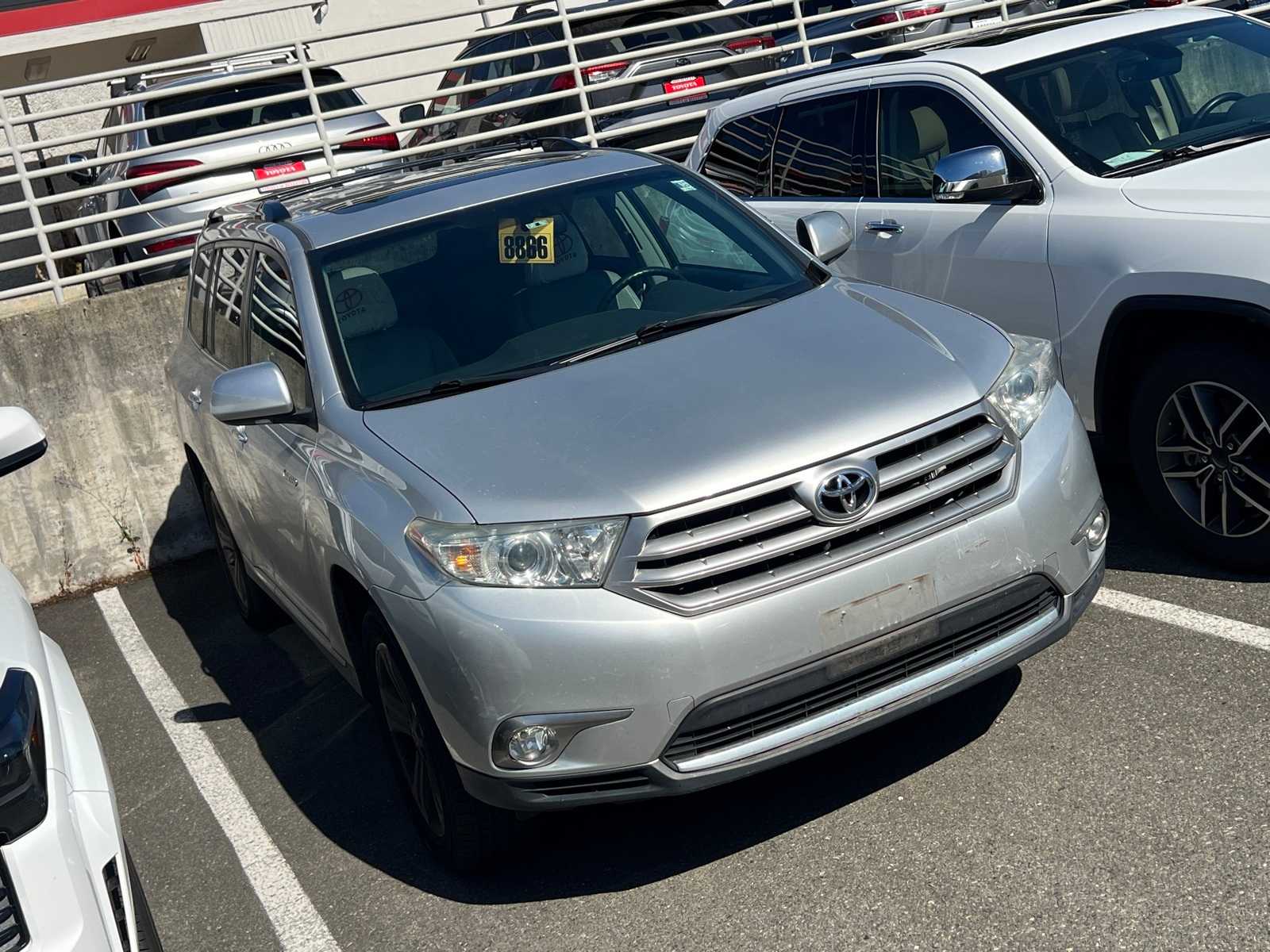 Thumbnail: 2013 Toyota Highlander - 3