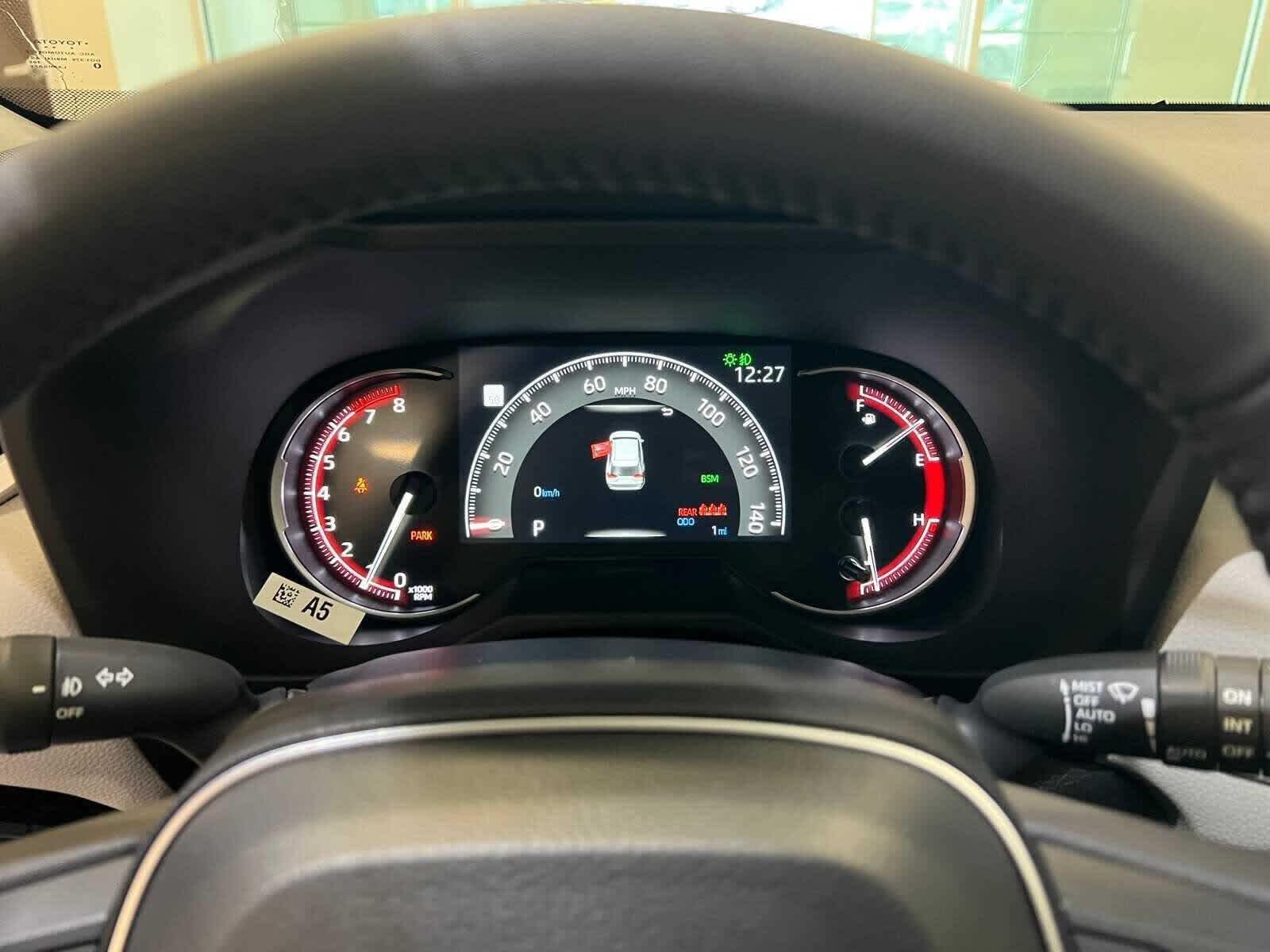 Thumbnail: 2025 Toyota RAV4 - 17