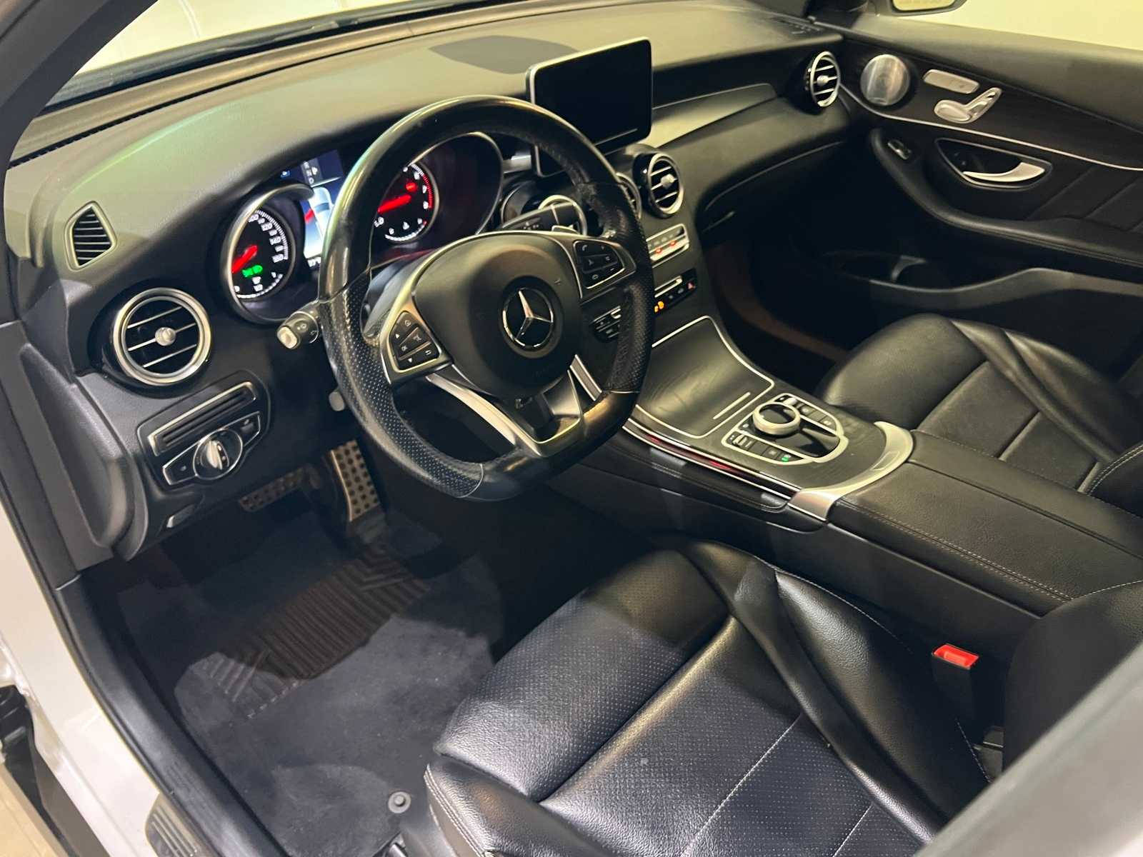 Thumbnail: 2018 Mercedes-Benz GLC - 2