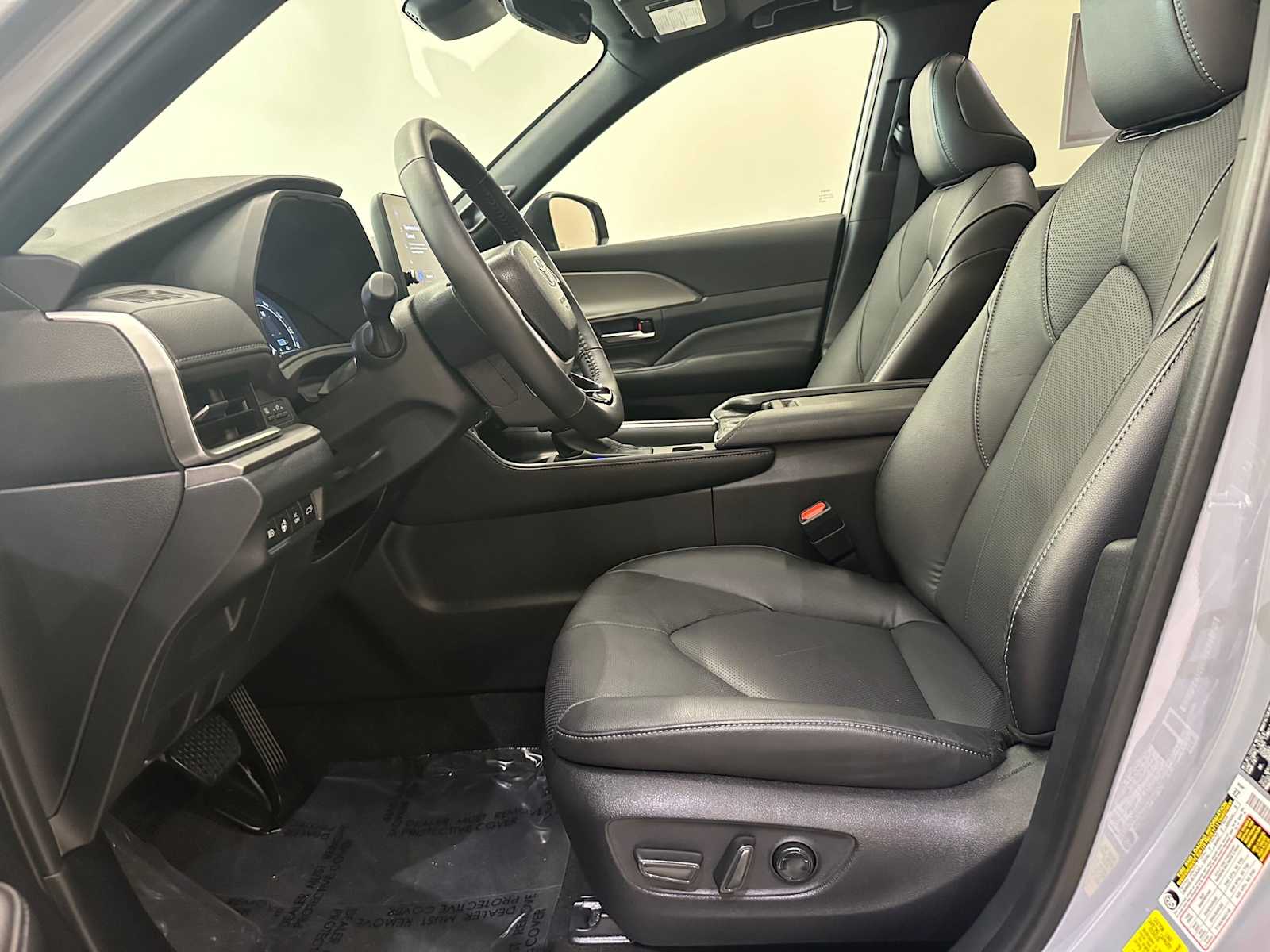 Thumbnail: 2025 Toyota Grand Highlander - 21