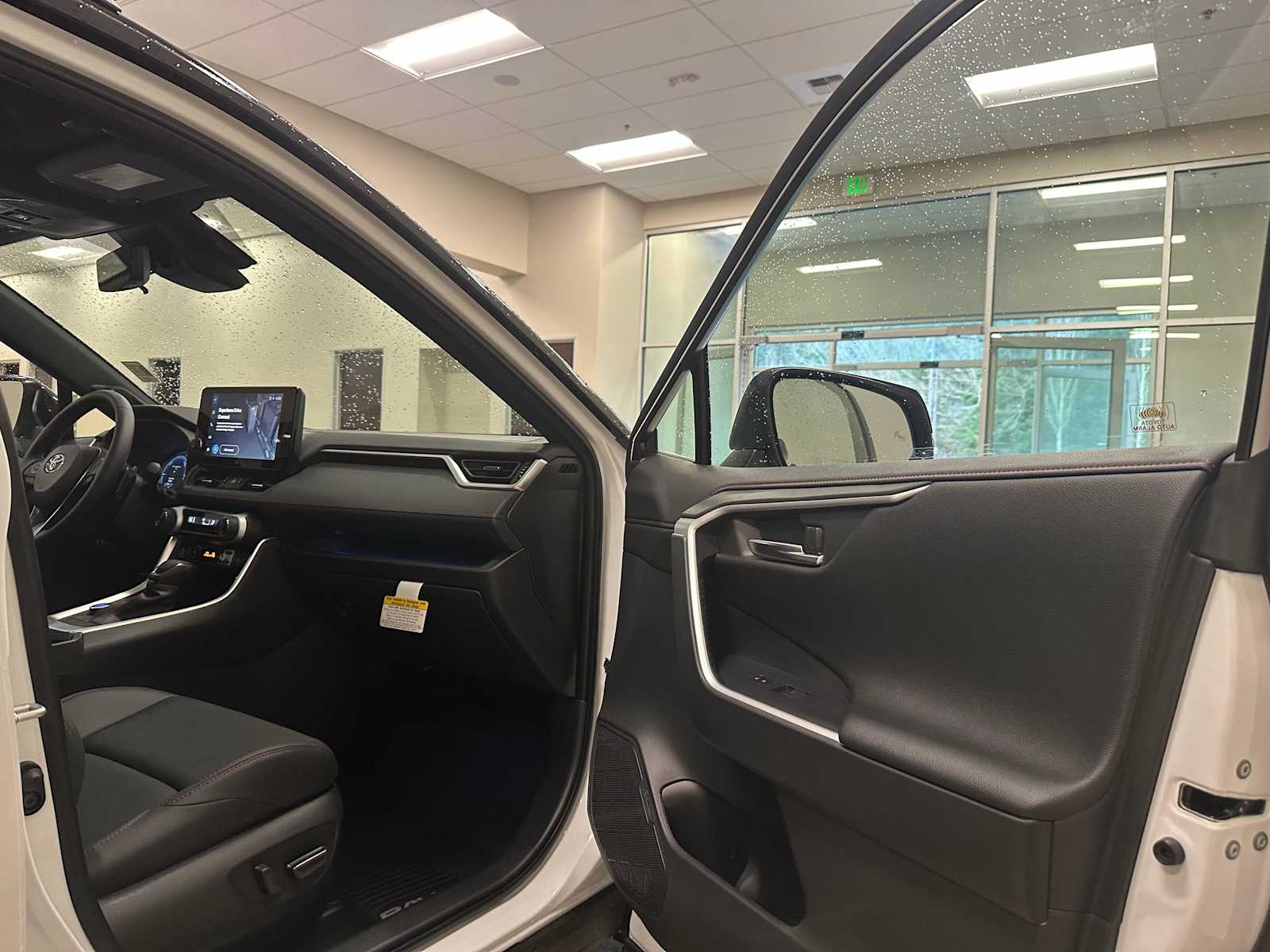 Thumbnail: 2025 Toyota RAV4 - 29