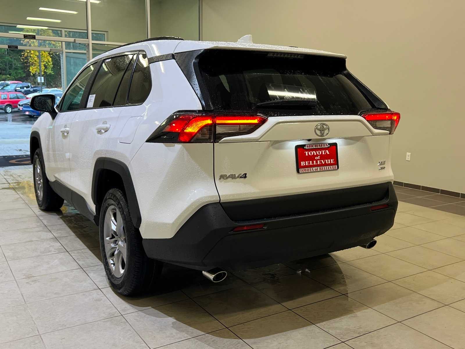 Thumbnail: 2025 Toyota RAV4 - 4