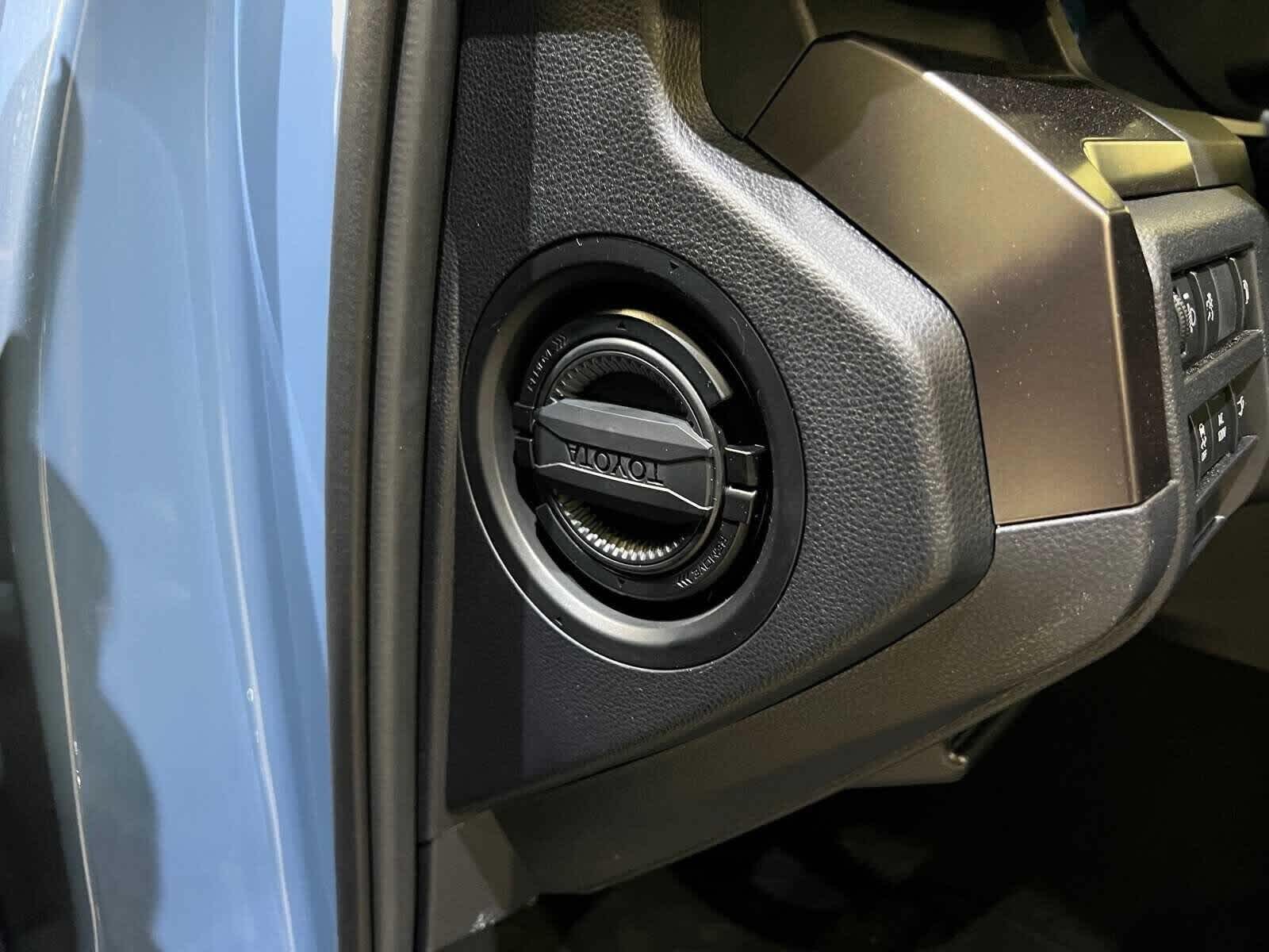 Thumbnail: 2025 Toyota 4Runner - 17