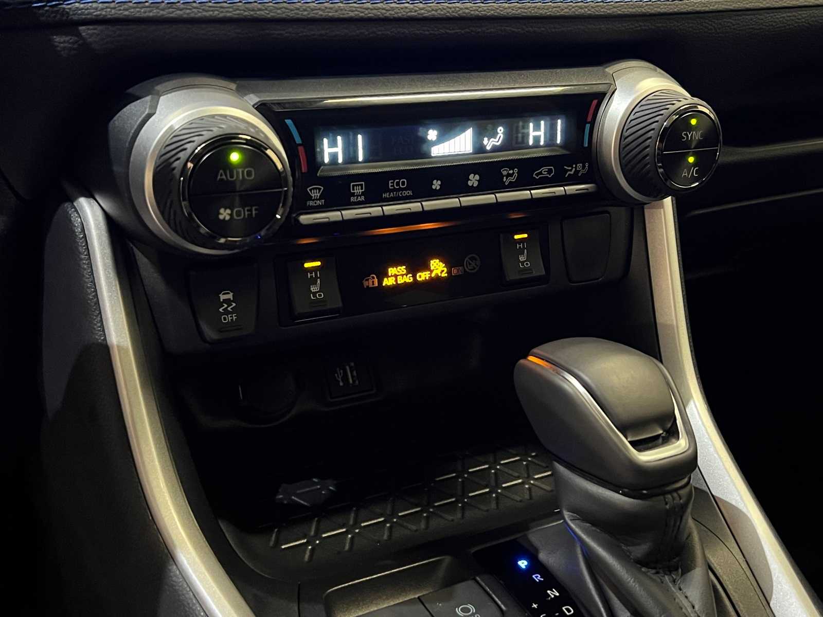 Thumbnail: 2025 Toyota RAV4 - 24