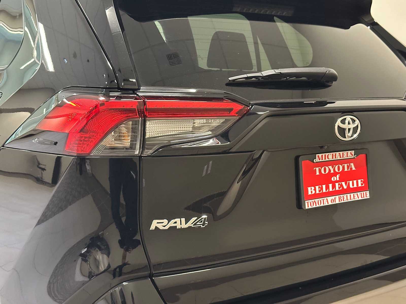 Thumbnail: 2025 Toyota RAV4 - 8