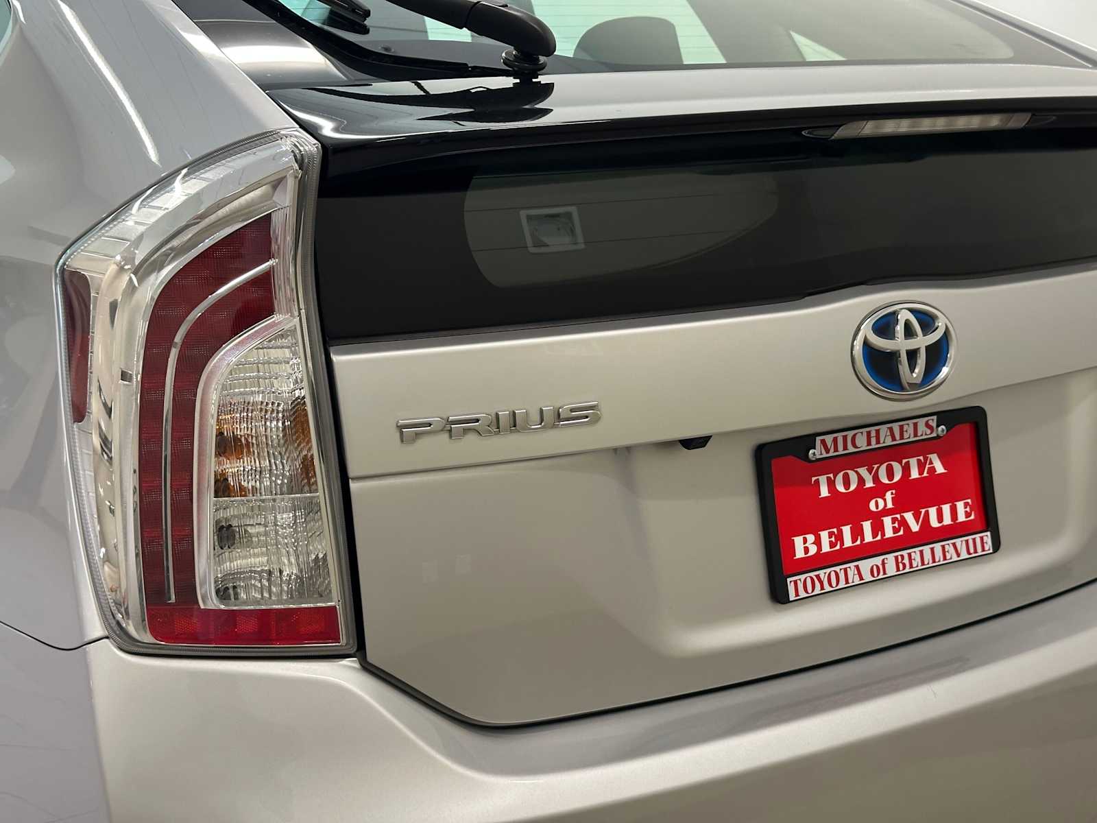 Thumbnail: 2012 Toyota Prius - 7