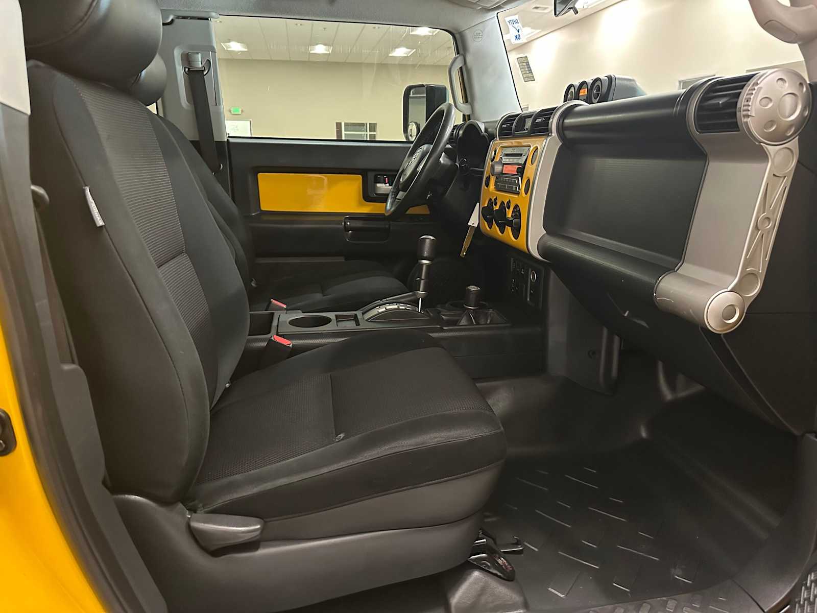 Thumbnail: 2008 Toyota FJ Cruiser - 25