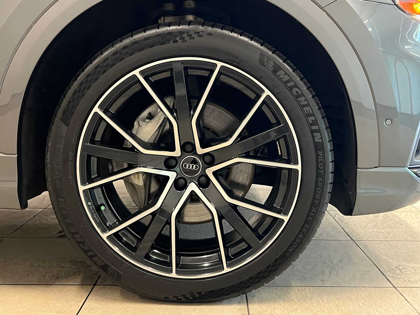 Thumbnail: 2020 Audi Q8 - 7