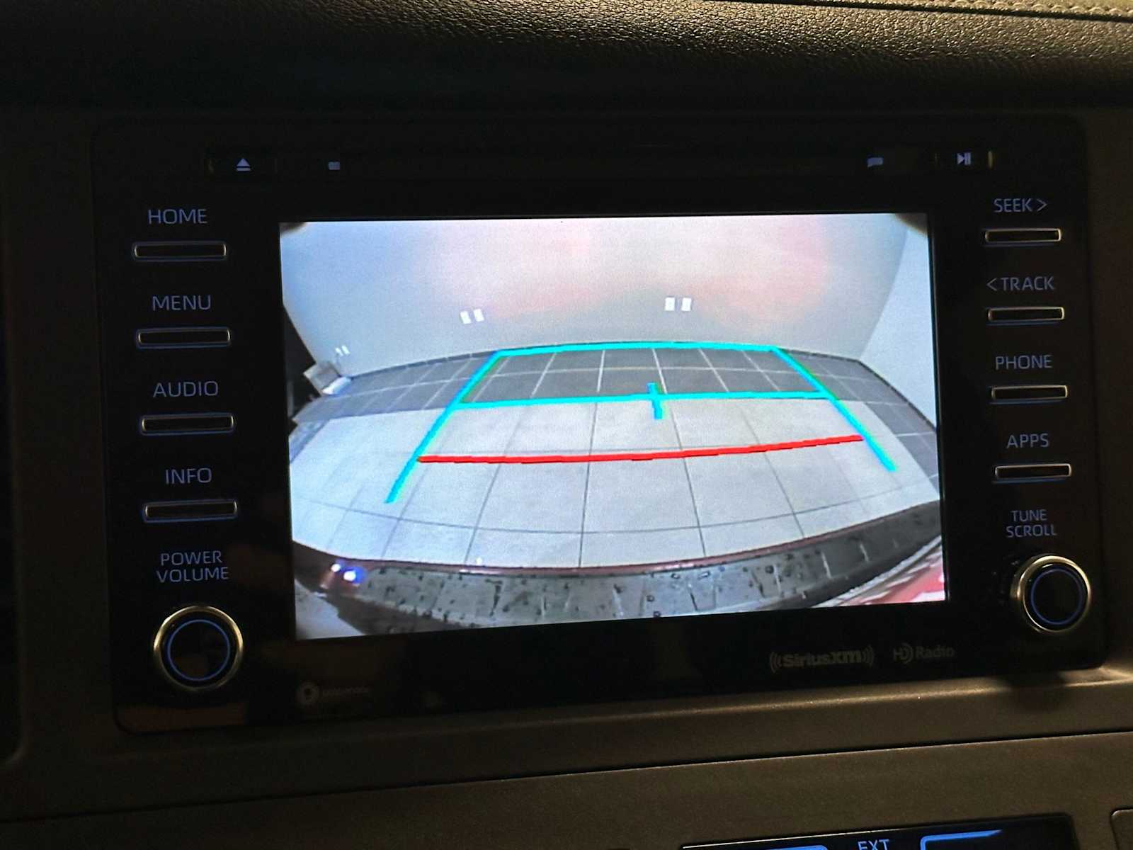 Thumbnail: 2018 Toyota Sienna - 14