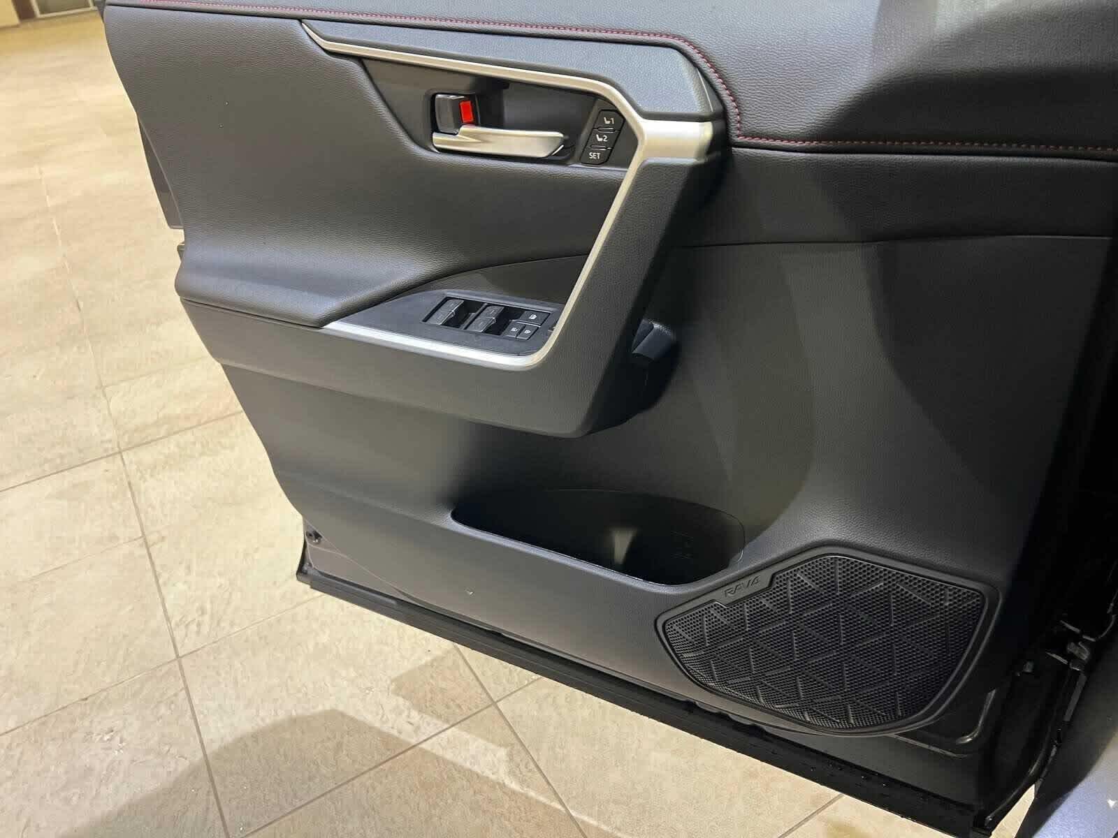 Thumbnail: 2025 Toyota RAV4 - 17