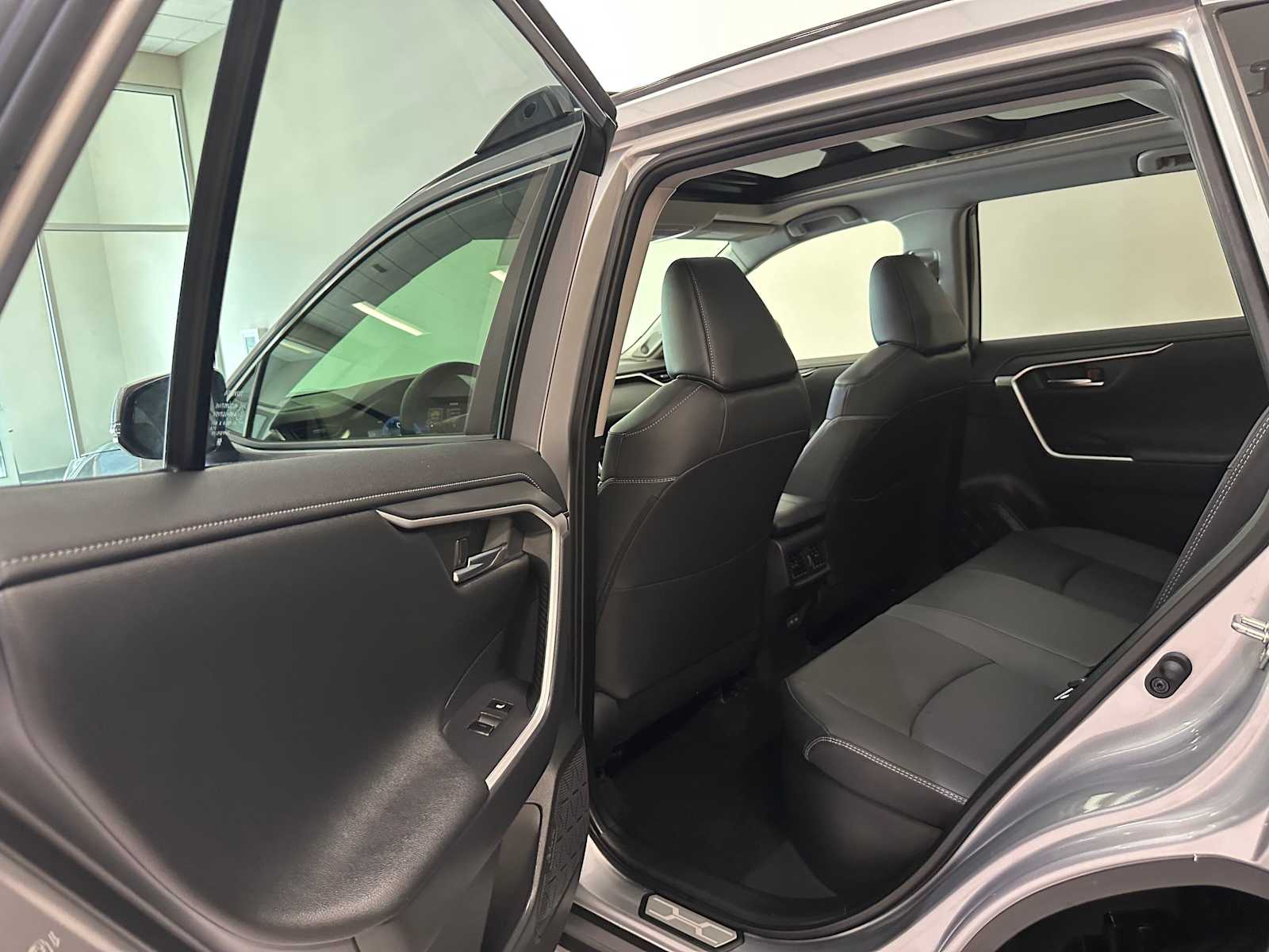 Thumbnail: 2024 Toyota RAV4 - 23