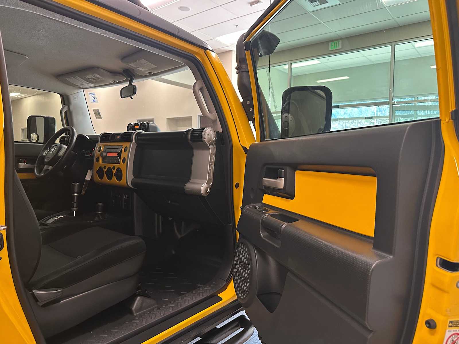 Thumbnail: 2008 Toyota FJ Cruiser - 26