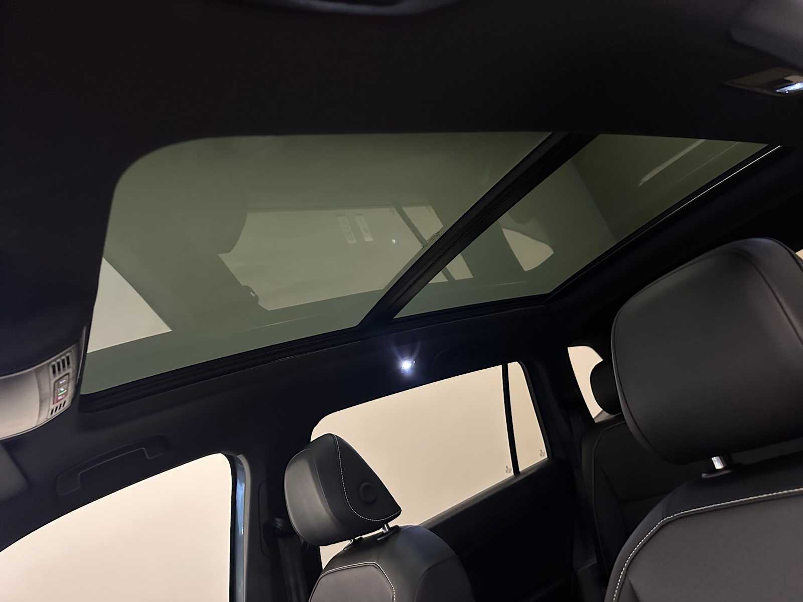 Thumbnail: 2021 Volkswagen Tiguan - 20