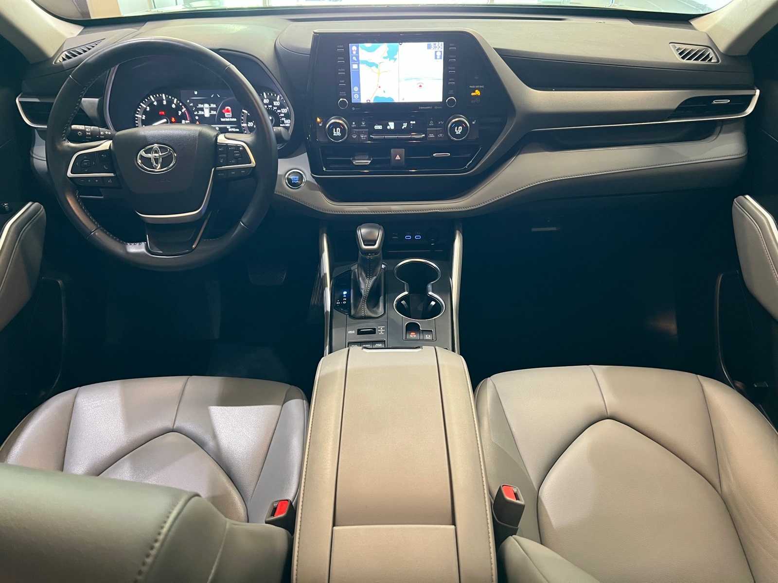 2022 Toyota Highlander XLE 9