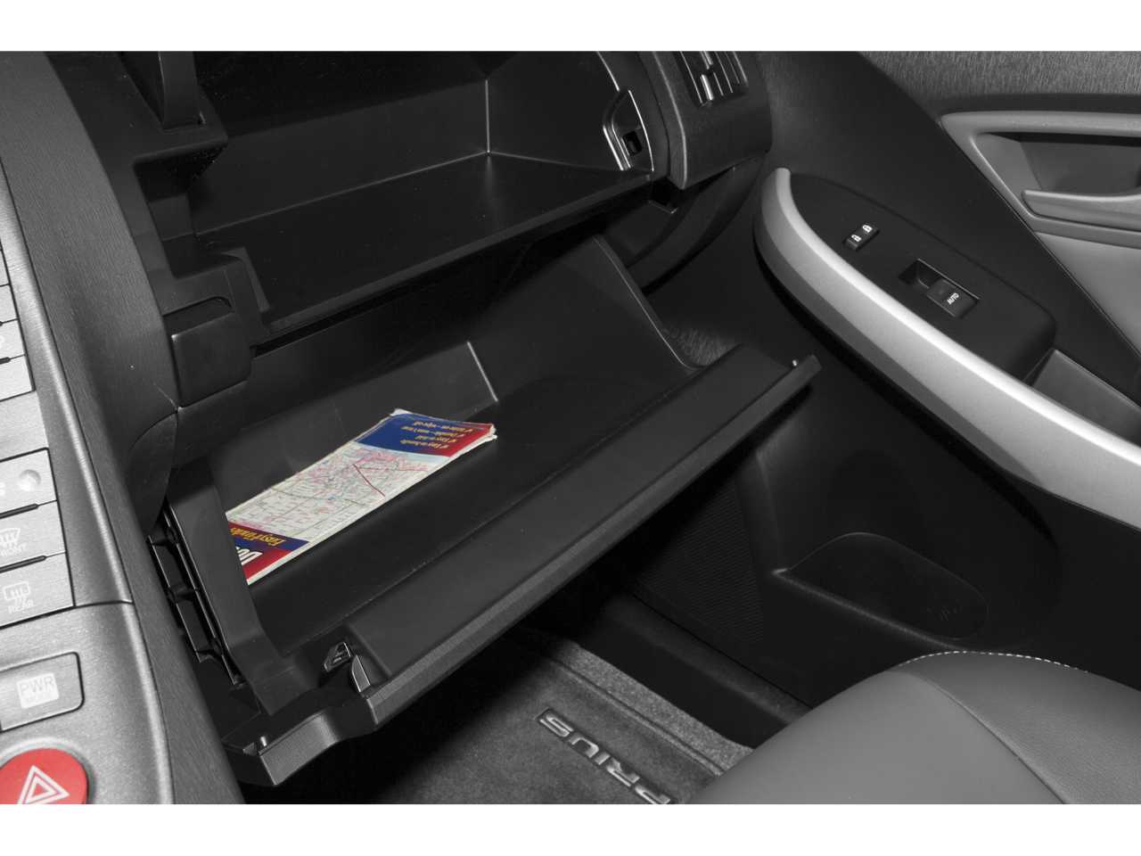 Thumbnail: 2015 Toyota Prius - 12