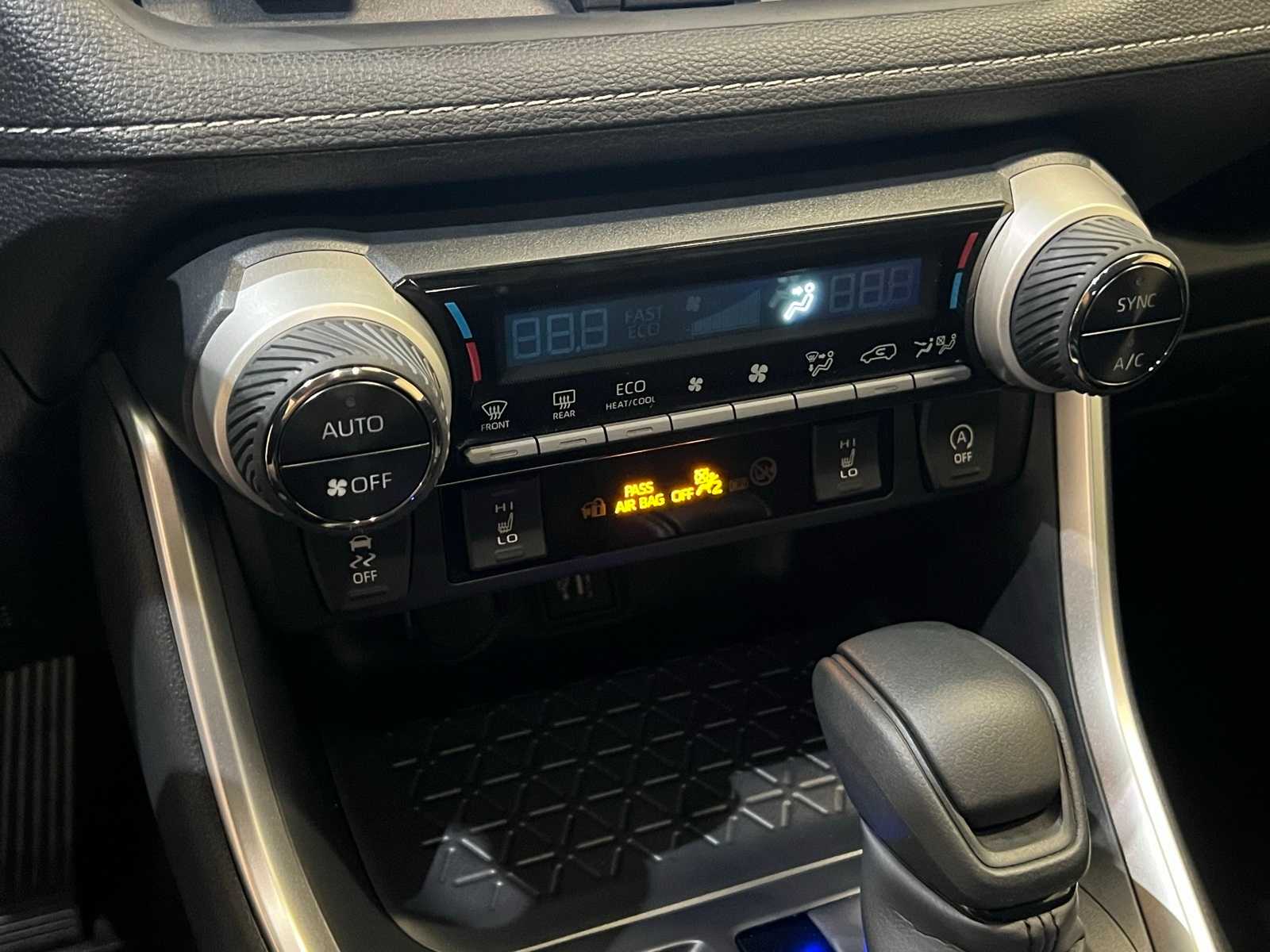 Thumbnail: 2025 Toyota RAV4 - 25