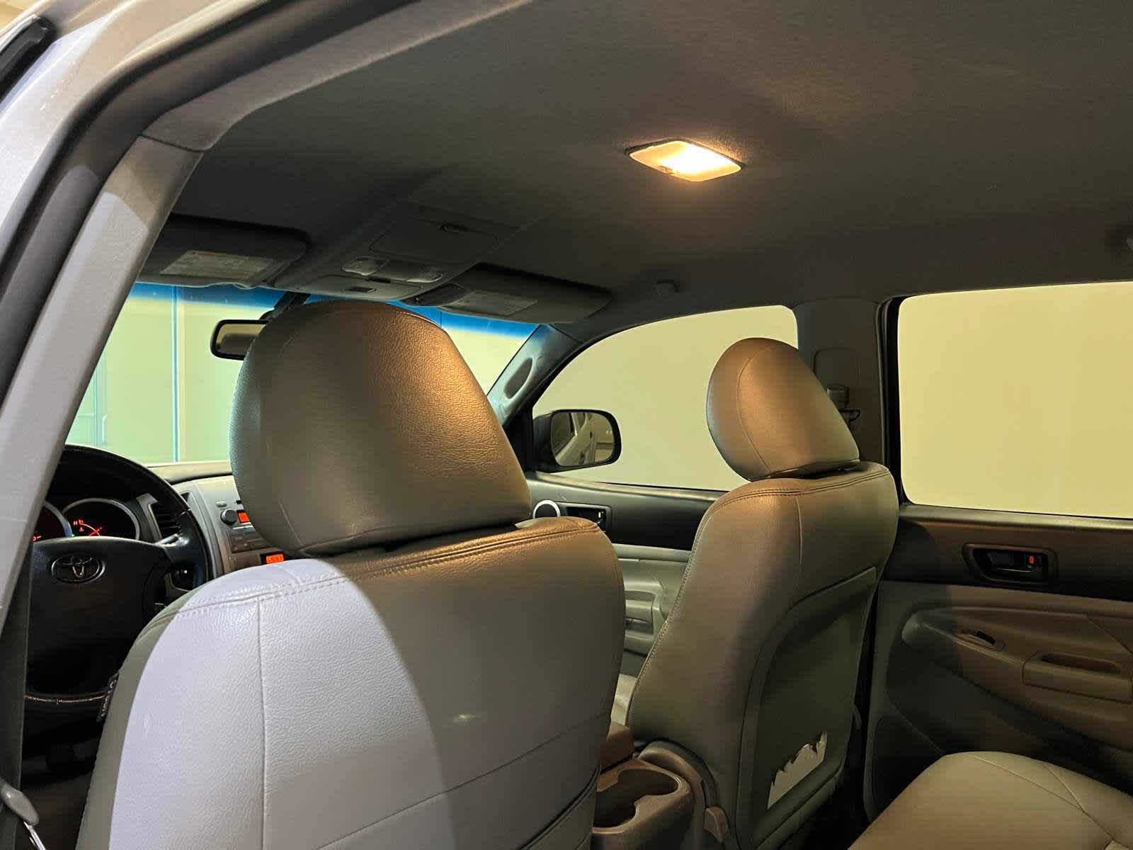 Thumbnail: 2010 Toyota Tacoma - 12