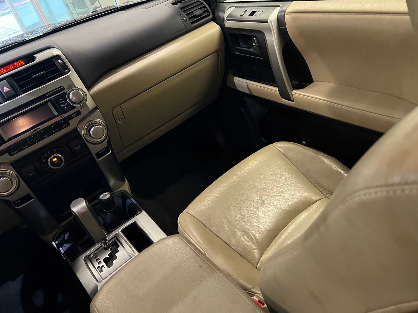 Thumbnail: 2011 Toyota 4Runner - 11