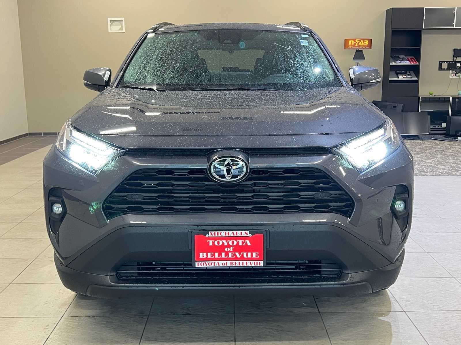 Thumbnail: 2025 Toyota RAV4 - 8