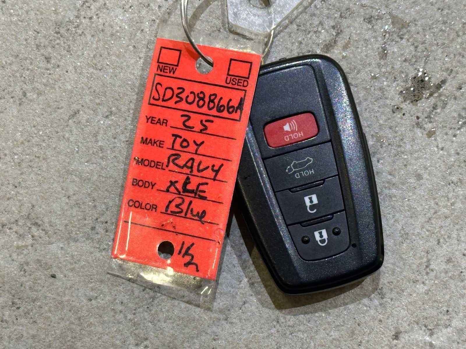 Thumbnail: 2025 Toyota RAV4 - 33