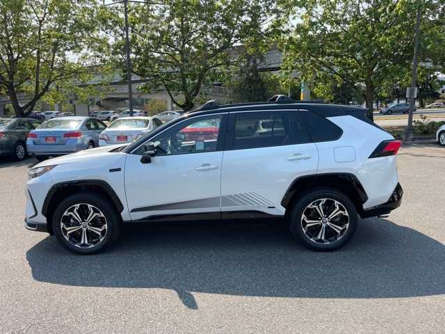 2024 Toyota RAV4 Prime XSE 3