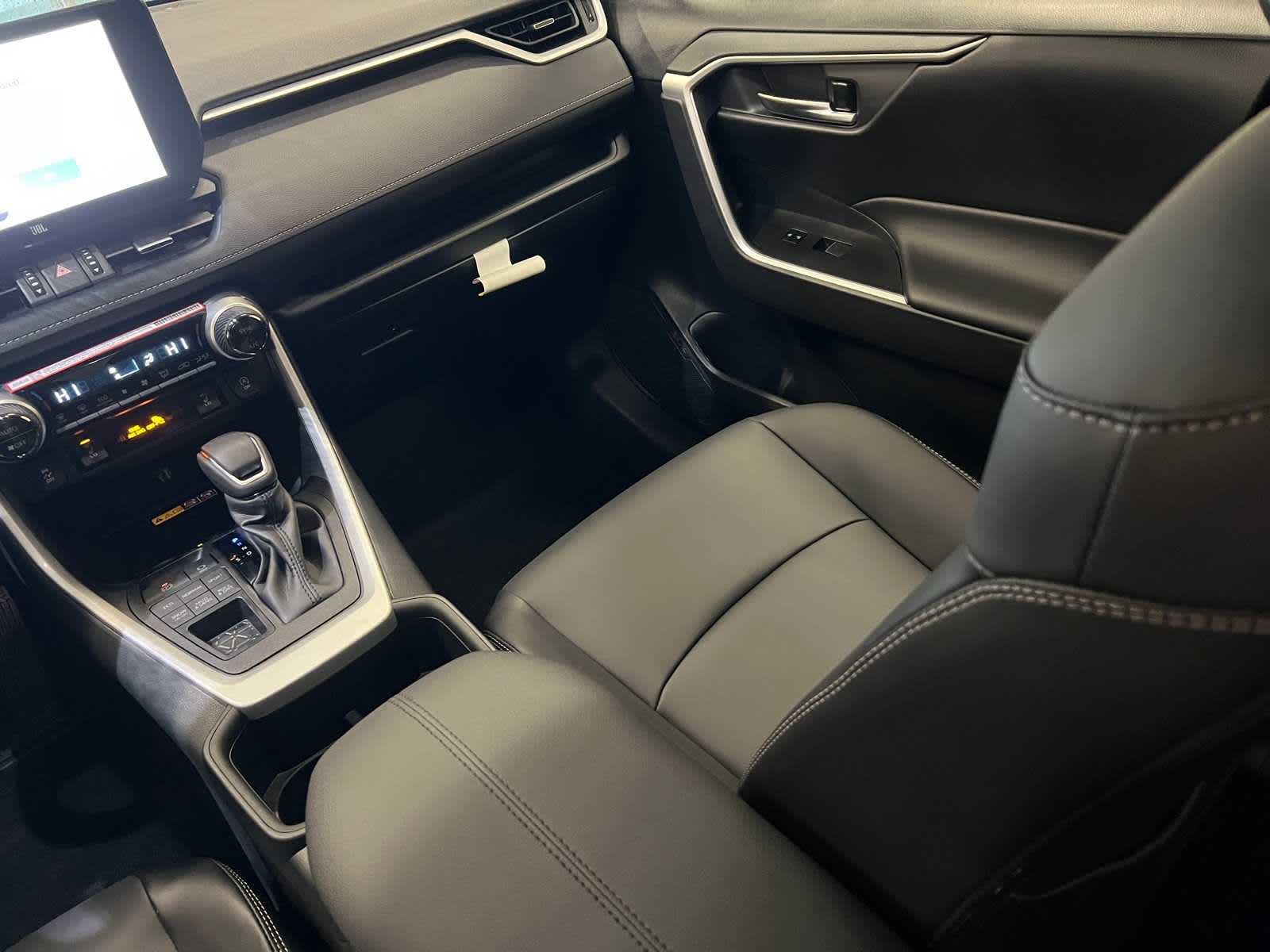 Thumbnail: 2025 Toyota RAV4 - 11