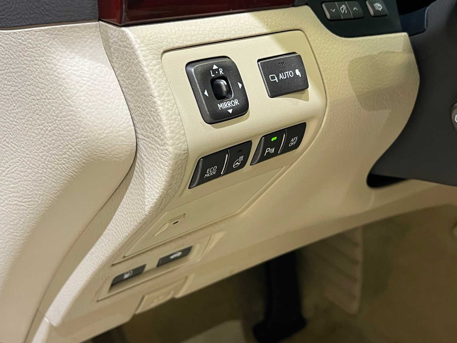 Thumbnail: 2010 Lexus LS - 16