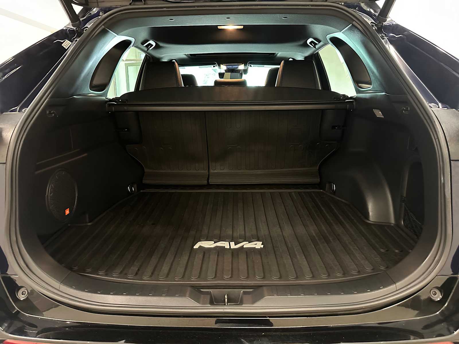 Thumbnail: 2021 Toyota RAV4 - 31