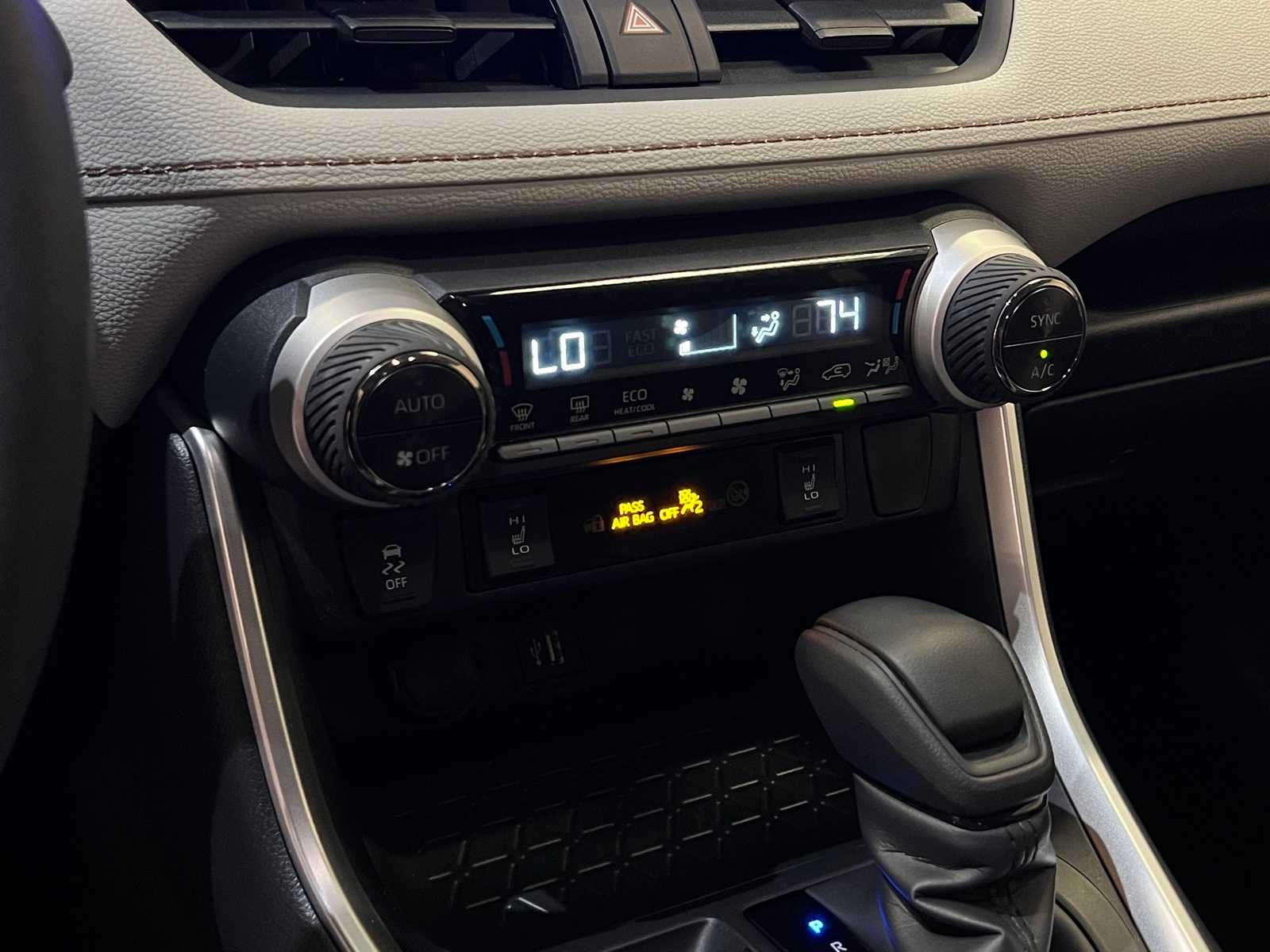 Thumbnail: 2025 Toyota RAV4 - 23